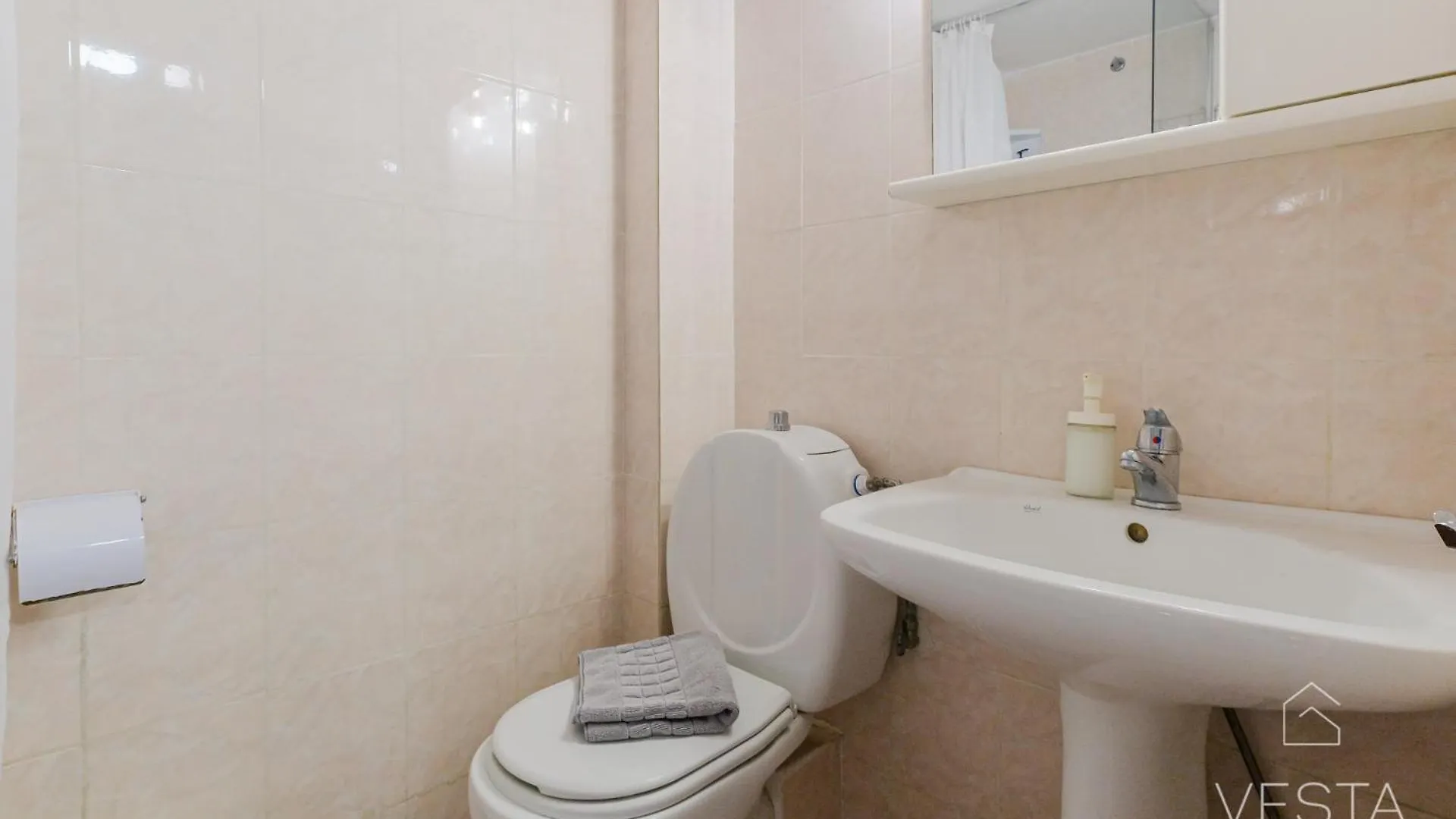 Hidden Pine Apartment, 2 Bdrms, Pefkohori 0*, Pefkochori Greece